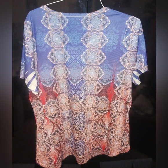 World Unity Woman - Picture 2 of 7